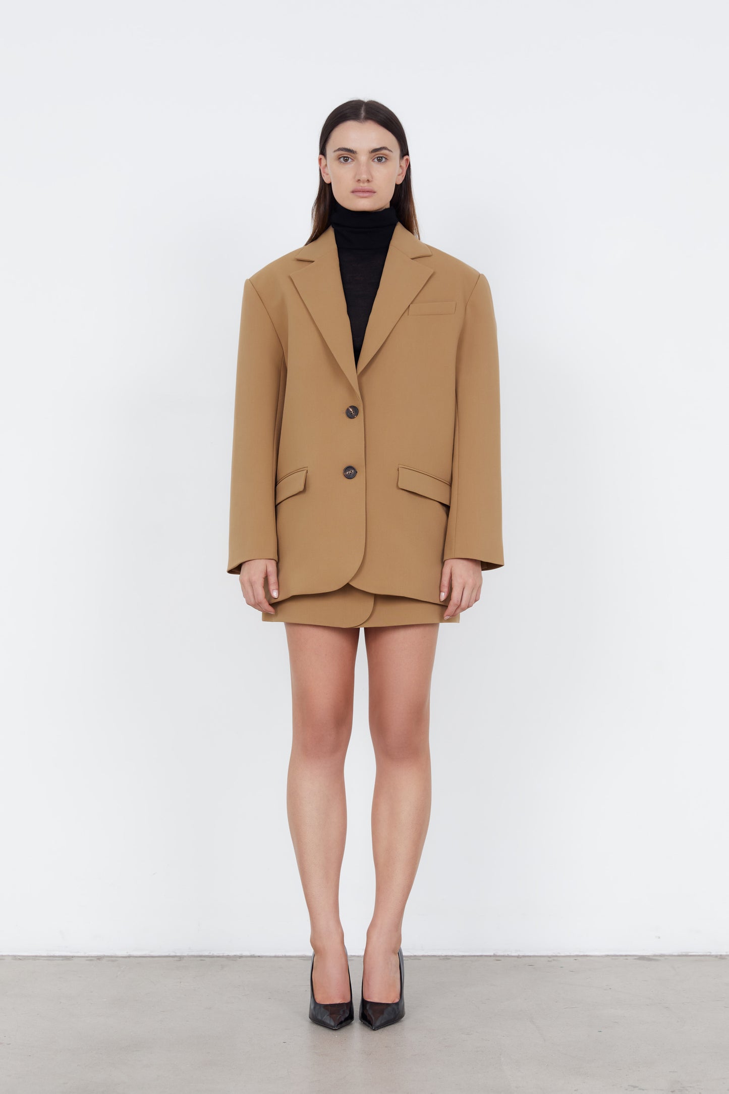 Tan - Model