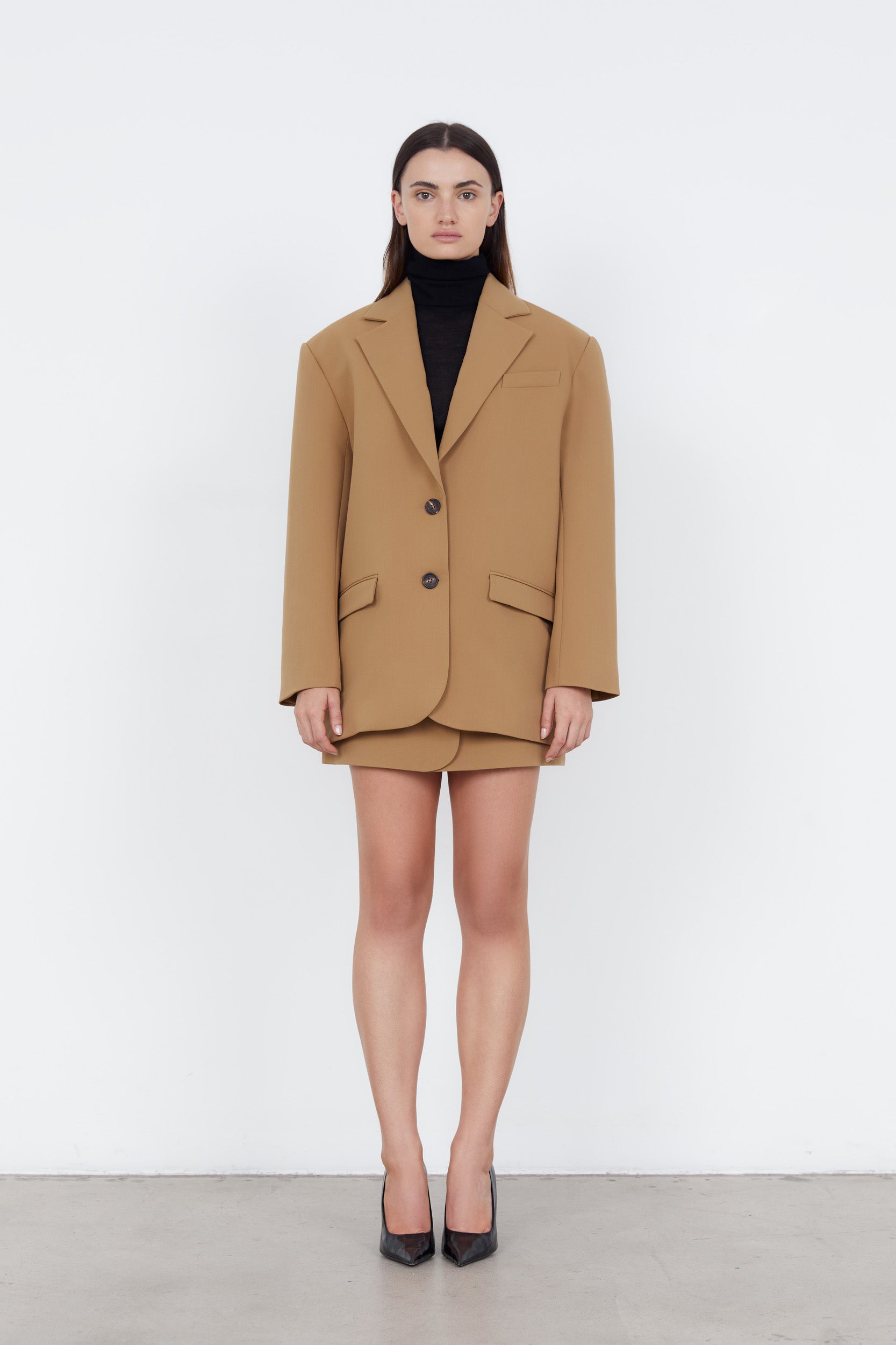 Tan - Model