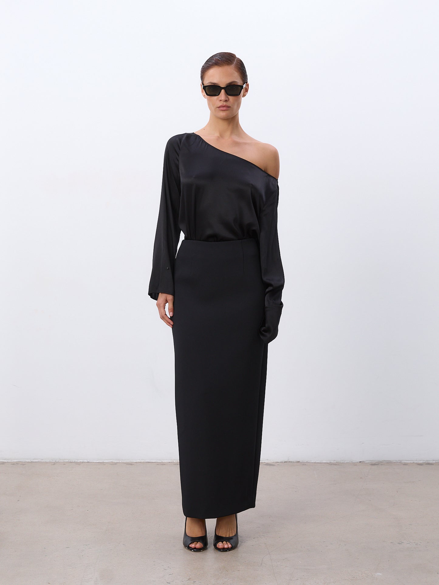 Black - Model