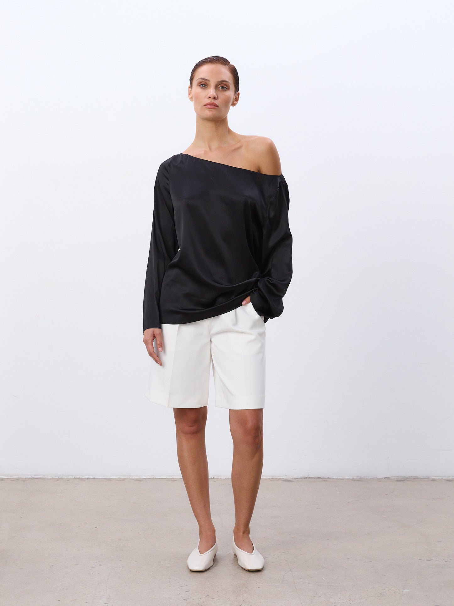 Black - Model